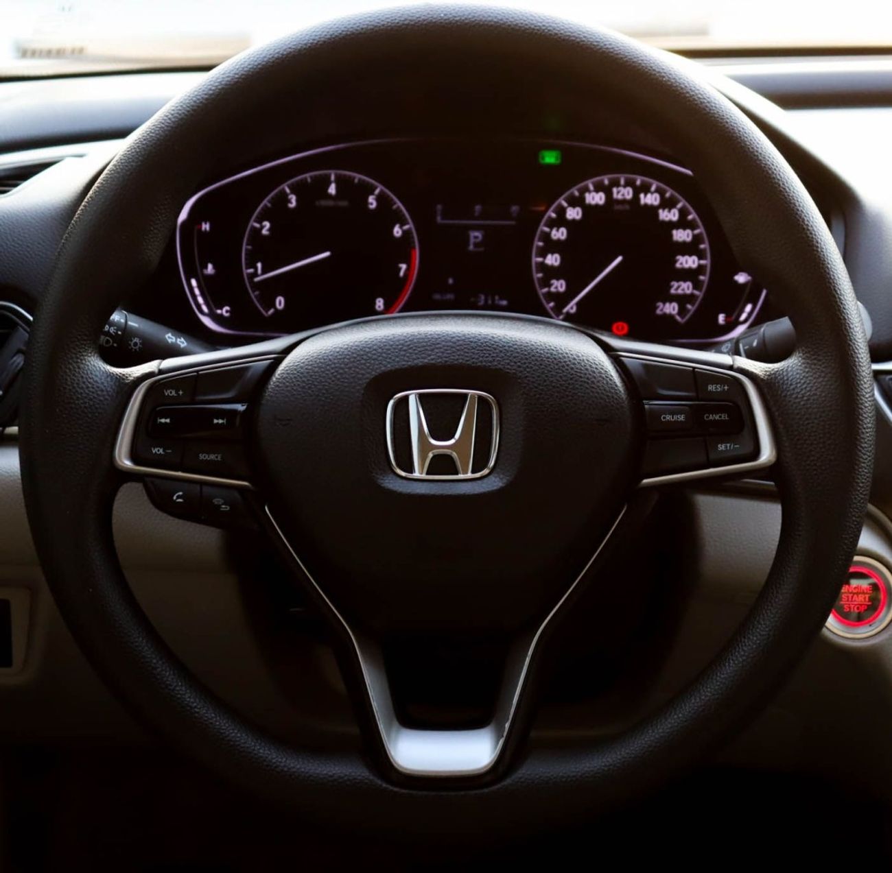 Honda Accord EX 1.5L Honda Accord 1.5L 2018 GCC accident-free in excellent condition  1046 pm