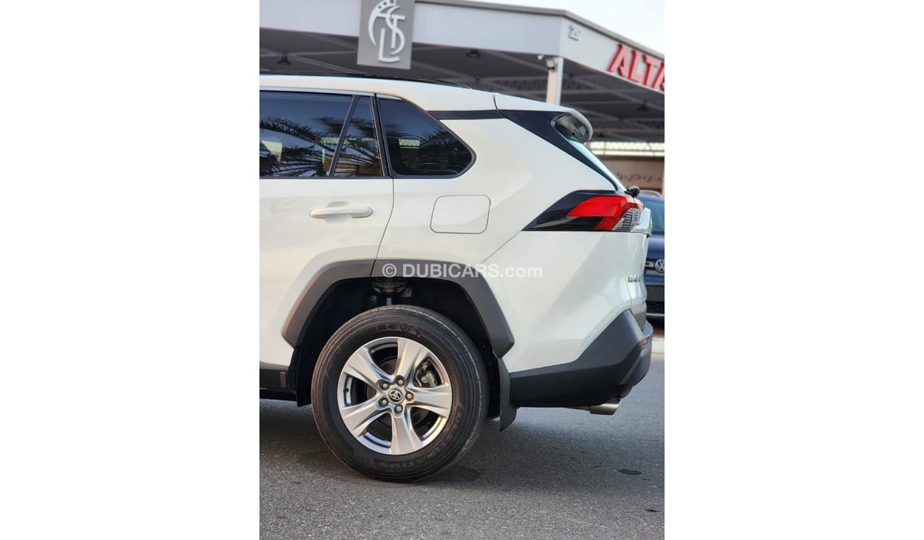 تويوتا راف ٤ TOYOTA RAV4 XLE FULL OPTIONS 4X4