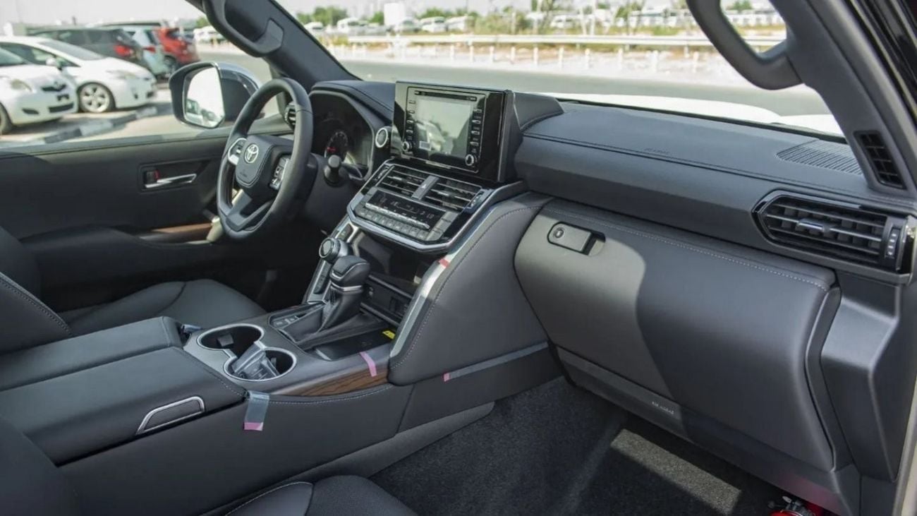 تويوتا لاند كروزر Land cruiser VX 4.0L petrol 2025