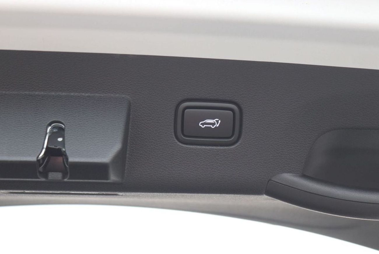 كيا سبورتيج 2.0L HYBRID, KEYLESS ENTRY, PUSH START,LEATHER SEAT, PANORAMIC ROOF, MODEL 2025 CHINA SPECS