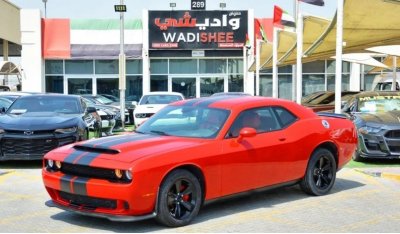 دودج تشالينجر Challenger SXT V6 3.6L 2018/ Original AirBags/ SRT Kit/Leather Interior/Excellent Condition