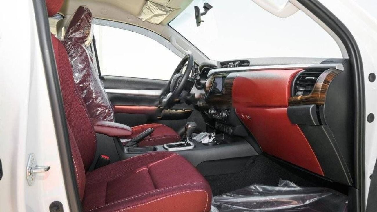 تويوتا هيلوكس 2.7 SR5, DIGITAL AC, ALLOY WHEELS, FOG LAMPS, MODEL 2024