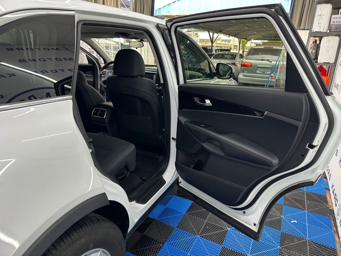 Kia Sorento Base 2.4L FWD