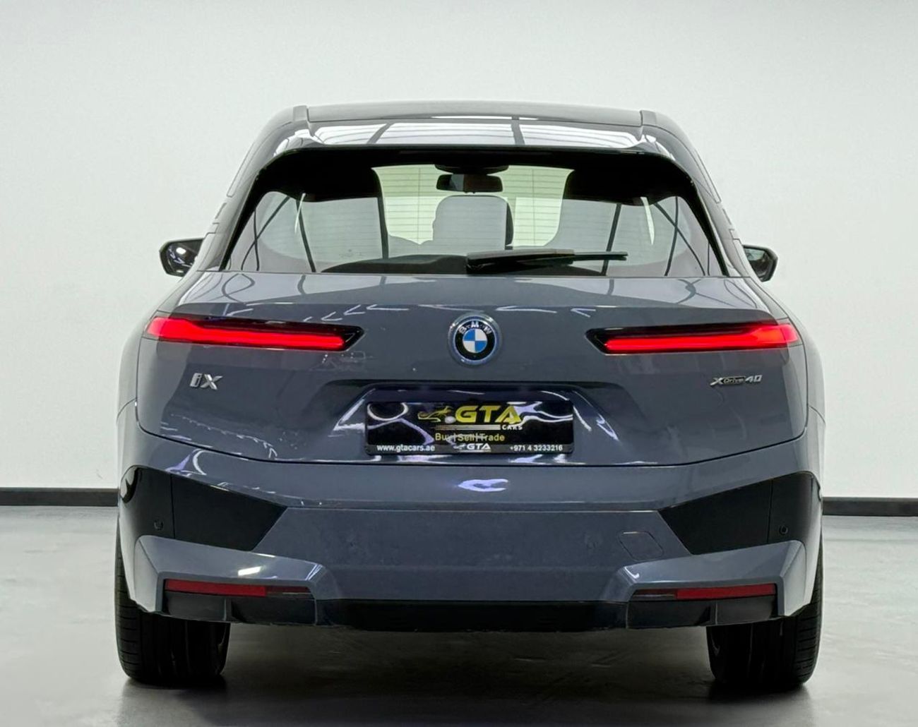 بي أم دبليو iX xDrive40 2023 BMW iX xDrive40, 2027 BMW Warranty, 2028 BMW Service Pack, Low Km, Fully Loaded, GCC