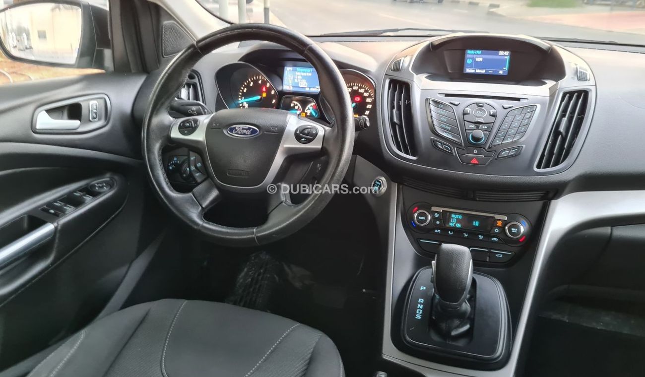 Ford Escape SE Ecoboost 2016 GCC Perfect Condition