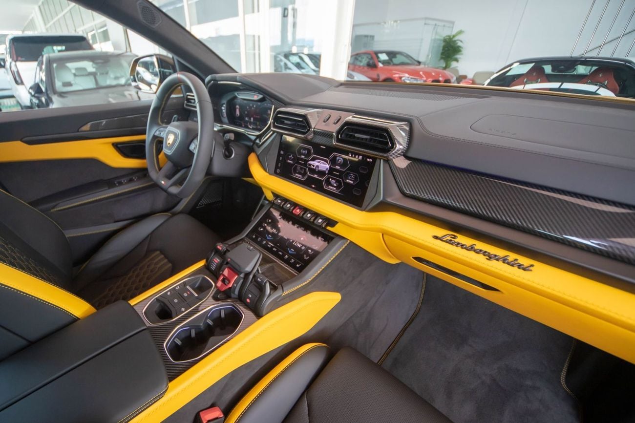 لامبورغيني اوروس Lamborghini Urus SE | 2025 | 0 km | Carbon Fiber