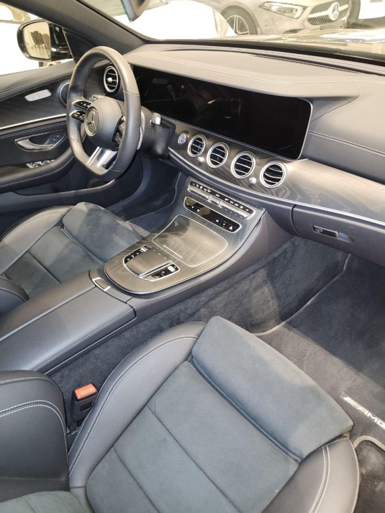 مرسيدس بنز E200 Premium 2.0L