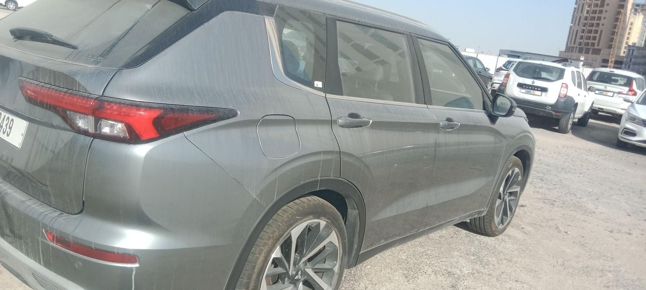 Mitsubishi Outlander HIGHLINE WITH SUNROOF 2.5 | Zero Down Payment | Home Test Drive