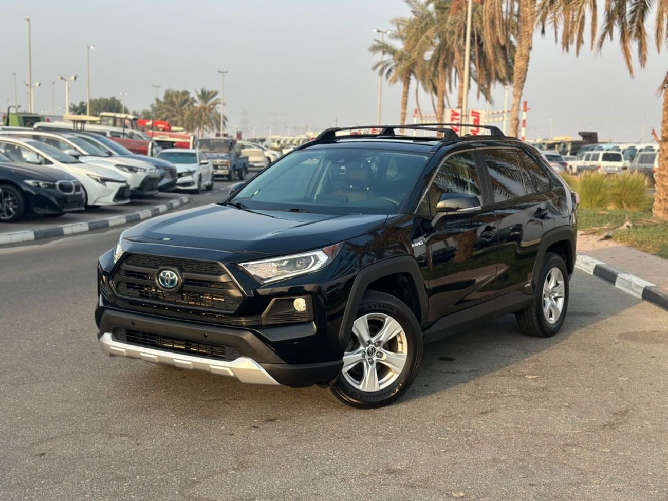 19 Rav4 Used TOYOTA RAV4 XLE Hybrid 2019 for sale in Dubai - 774799