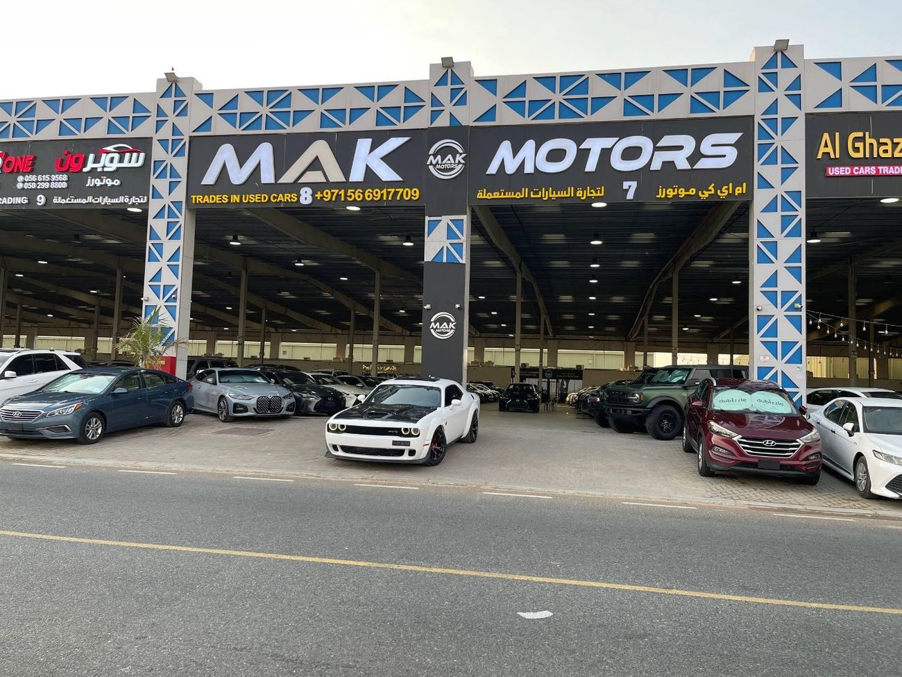 Dodge Challenger SRT Hellcat 6.2L (707 HP) SRT HELLCAT / 6.2L V8 / SUPERCHARGED / SUNROOF / LEATHER / SUPER CLEAN