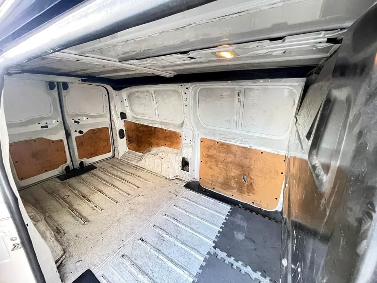 Peugeot Partner Van Long Body - GCC Specs - Reliable and Practical