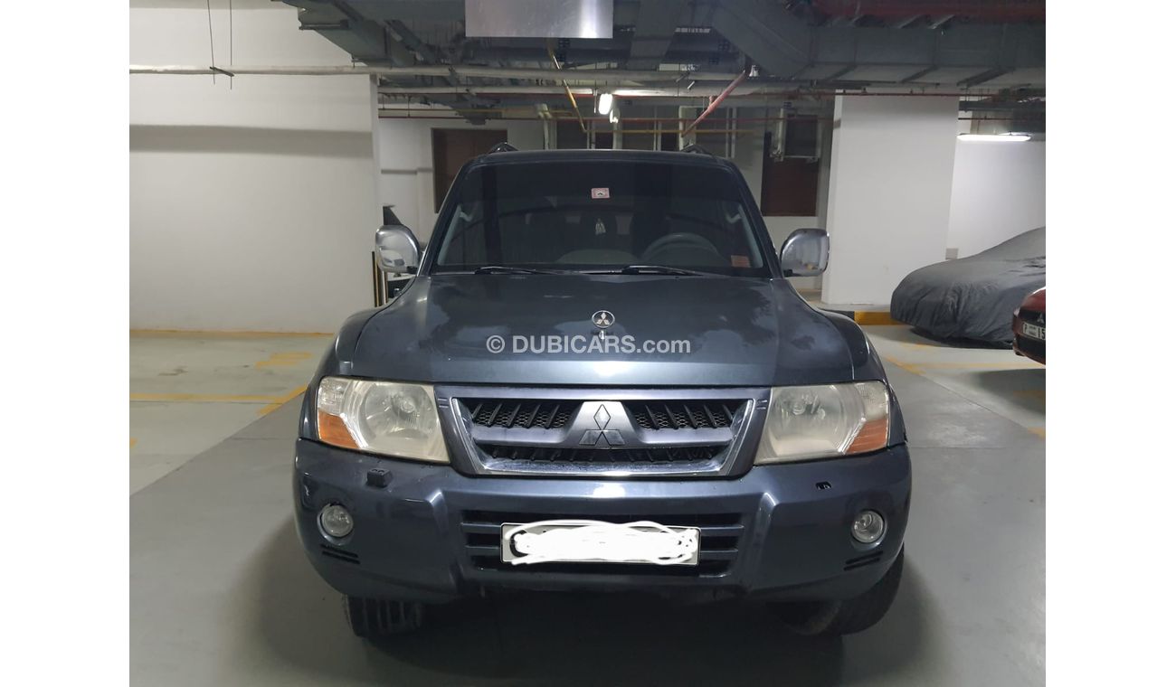 ميتسوبيشي باجيرو GXR