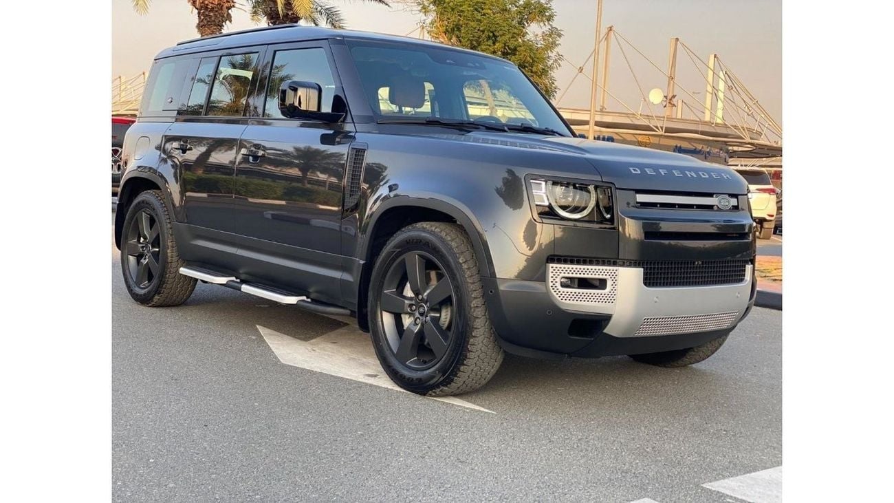 Land Rover Defender GCC SPEC UNDER WARRANTY AND SERVICE