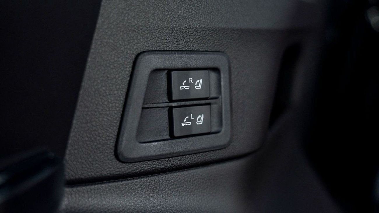 تويوتا لاند كروزر LC300 VXR 3.5P AT MY2025 – BLACK