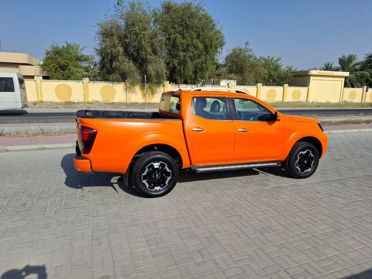 Nissan Navara 2024 Nissan Navara Manual petrol full option excellent condition *original white*