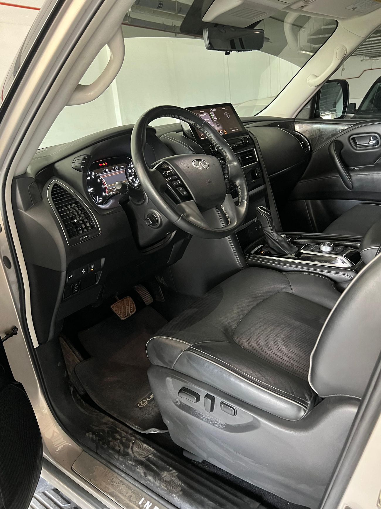 إنفينيتي QX80