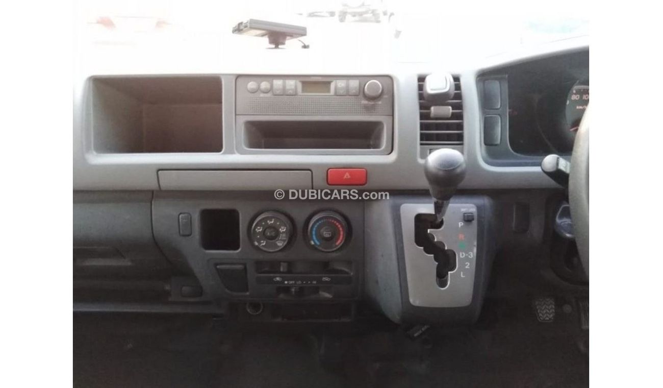 Toyota Hiace HIACE VAN RIGHT HAND DRIVE (PM547)
