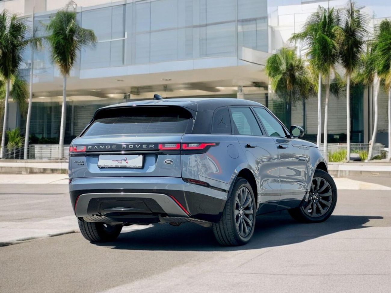 Range Rover Velar R Dynamic Vs Se Used Land Rover Range Rover Velar P250 R-Dynamic SE 2.0L AED 2,380 PM ...