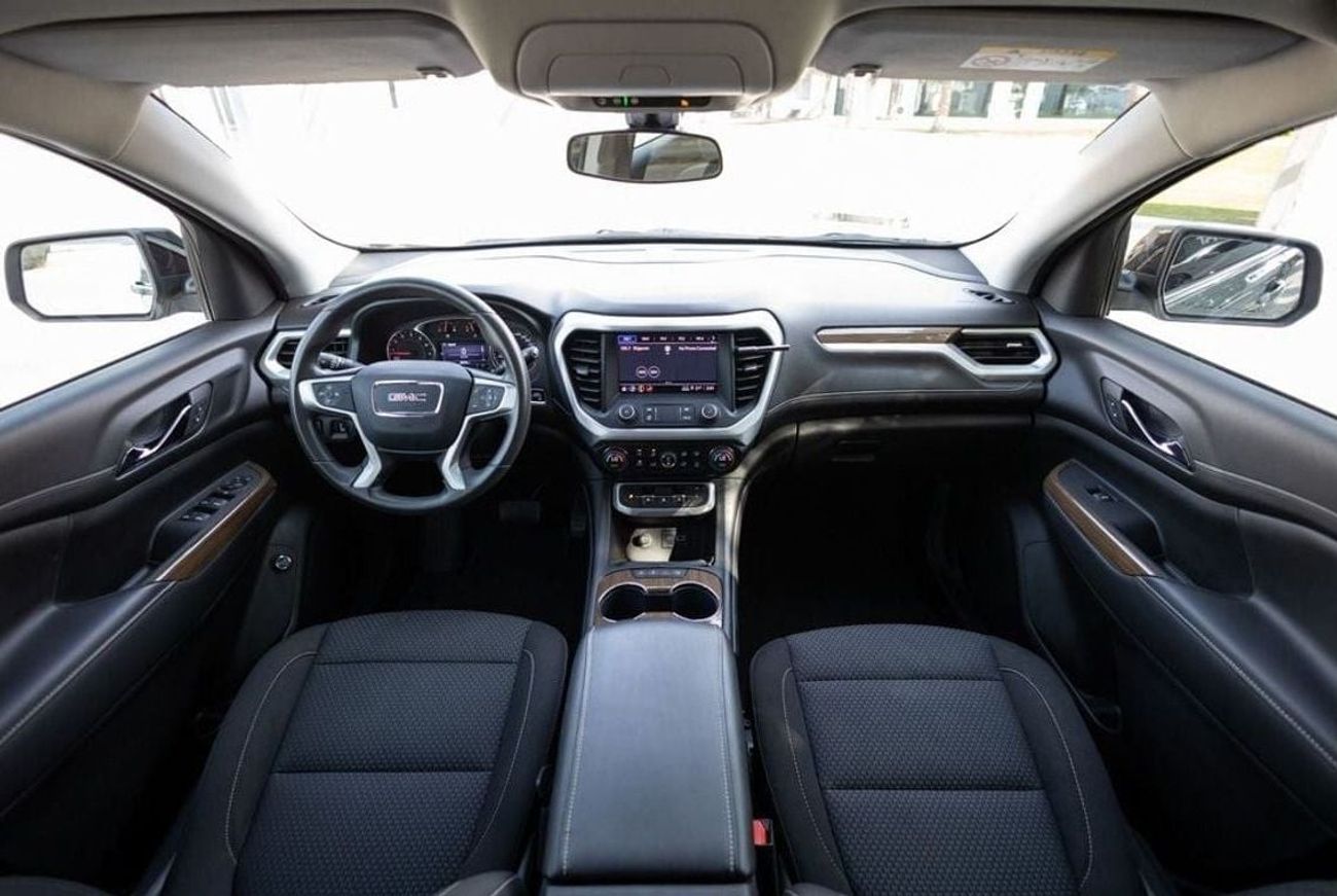 GMC Acadia SLE 3.6L GMC Acadia 2023 GCC under Agency Warranty and Service Contract with Flexible Down-Payment.