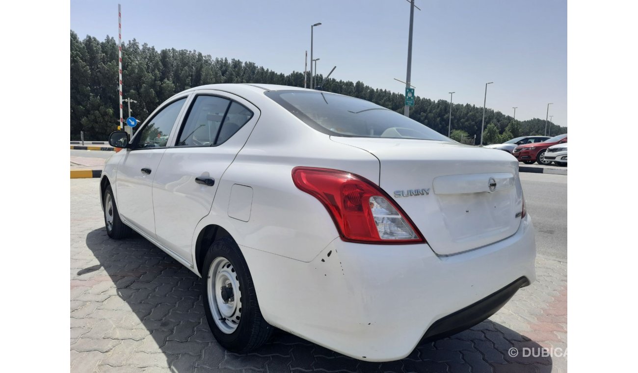 Nissan Sunny Nissan Sunny 2016 gcc free accident full automatic for sael