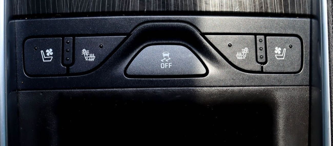 Chevrolet Impala Chevrolet impala 2019 original paint full option, GCC accident-free, in excellent condition, 1198 p.