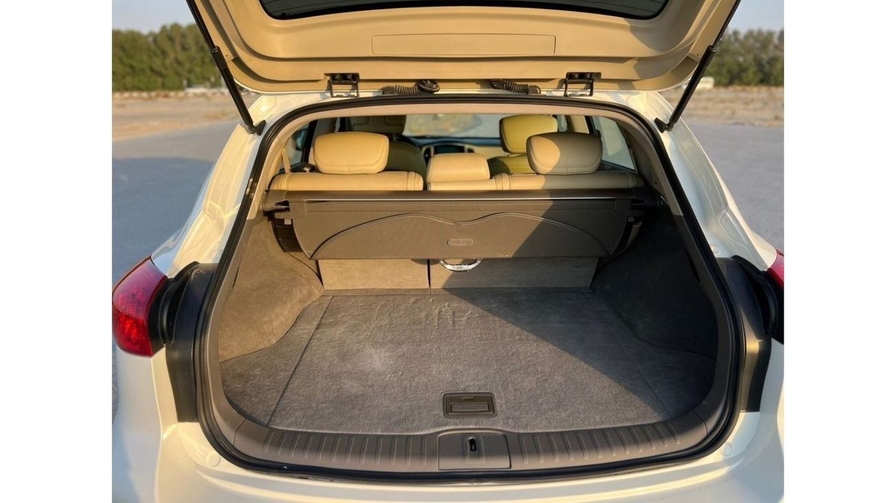 Uscd Infinity Used Infiniti QX50 Luxury 2016 for sale in Sharjah - 781230