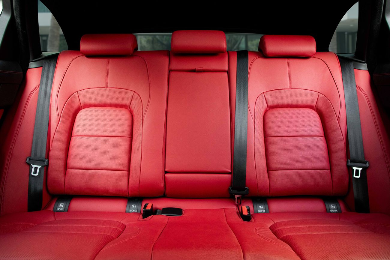 Jaguar F Pace F-Pace | 2,938 P.M | 0% Downpayment | Agency Warranty | R-Dynamic | P250 SE!