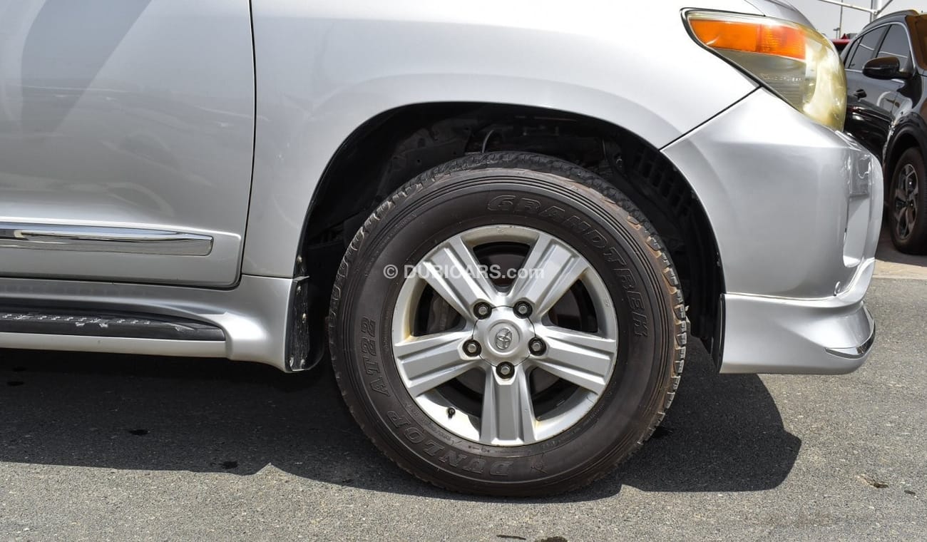 Toyota Land Cruiser VXR 5.7 V8