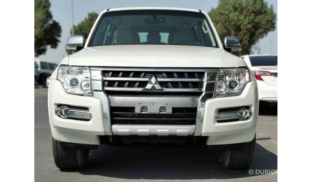 Mitsubishi Pajero 3.5L V6 Petrol, 17" Rims, Front & Rear Fog Light Button, Fabric Seats, 4WD-CD Player (CODE # 4626)