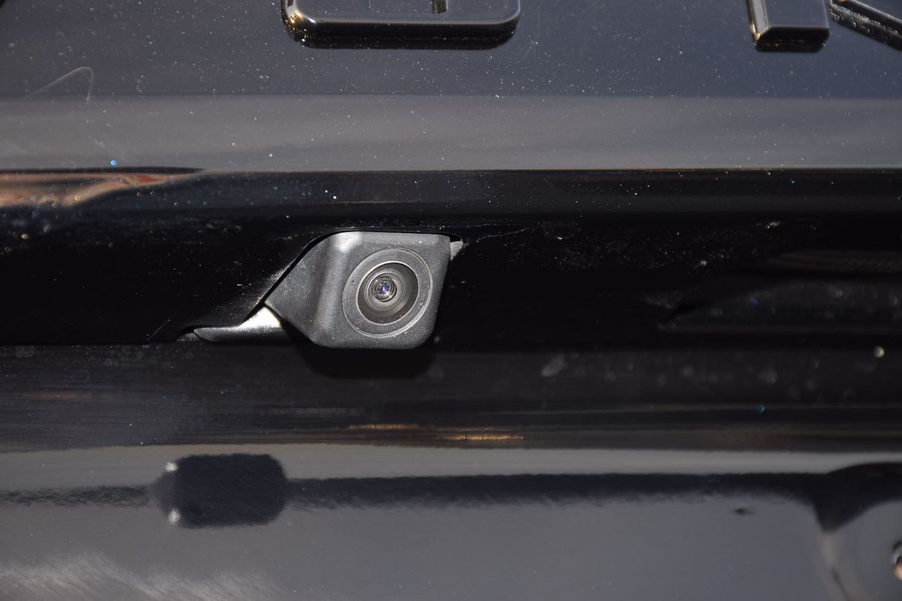 تويوتا فورتونر VX2 4X4 Diesel 2.8L (Right Hand)