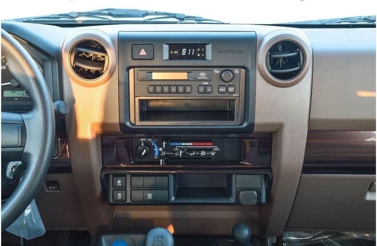 تويوتا لاند كروزر 70 TOYOTA LAND CRUISER 78 4.0L 4WD 3DOOR MT SUV 2025
