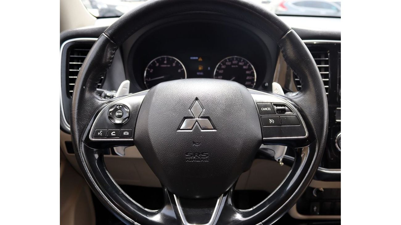 Mitsubishi Outlander GLX Basic ACCIDENTS FREE - ORIGINAL PAINT - GCC - 7 STR - ENGINE 2400 CC - V4