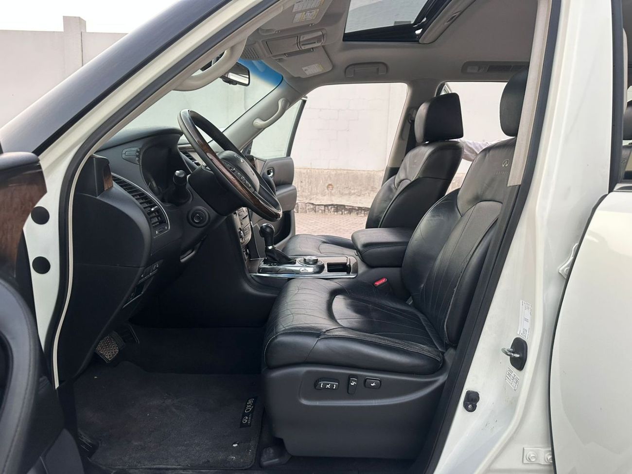 Infiniti QX80 Luxury 5.6L