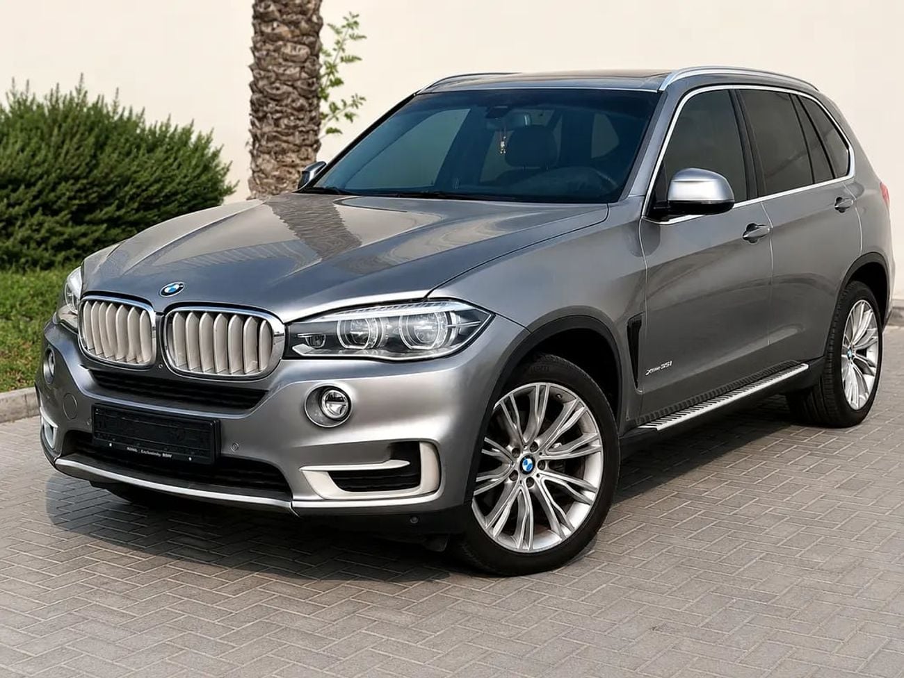 بي أم دبليو X5 1,338 P.M | xDrive35i Exclusive | GCC Specs | 3.0L V6