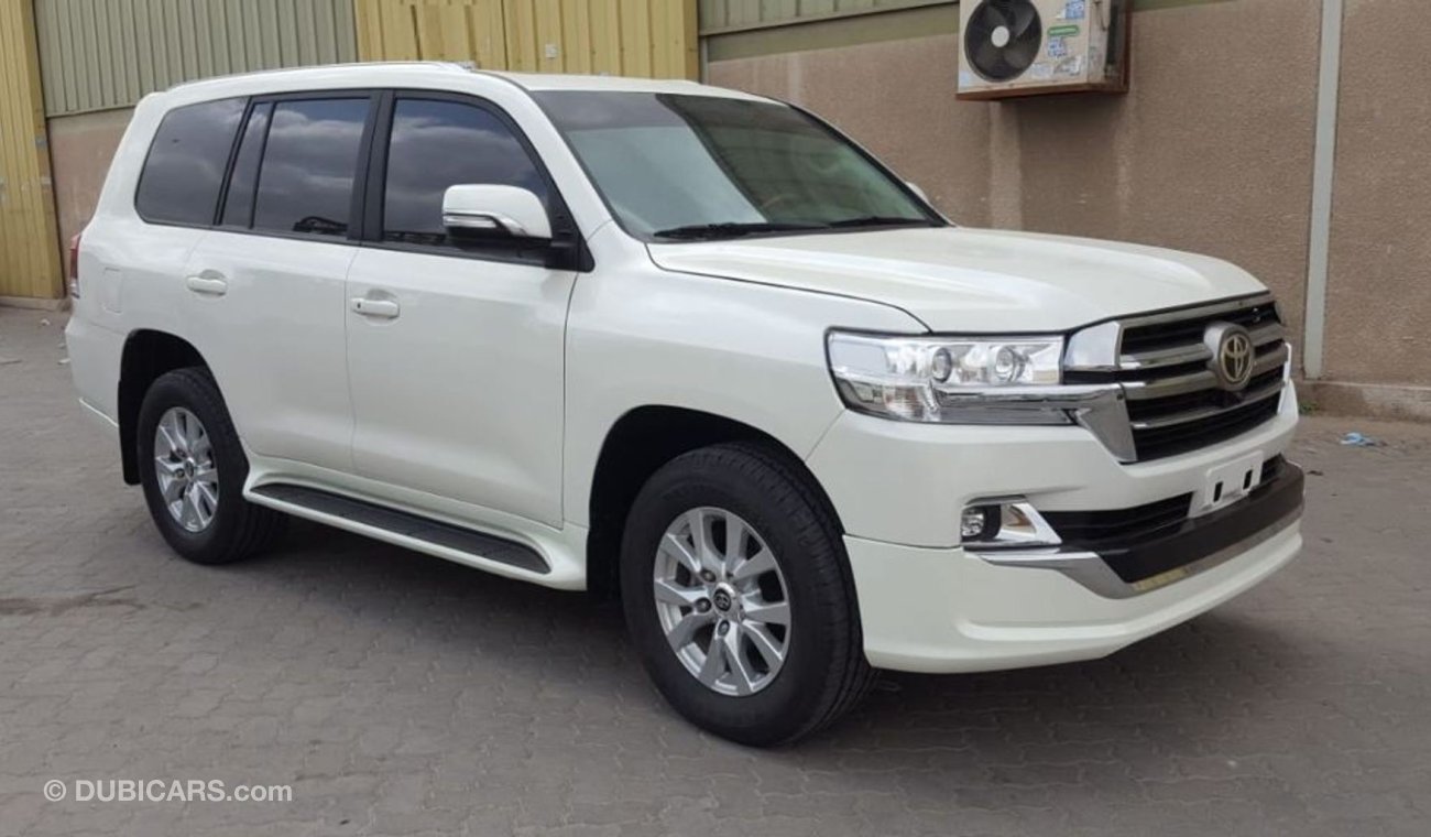 Toyota Land Cruiser V8, Left hand, Diesel, Automatic, GCC Specs