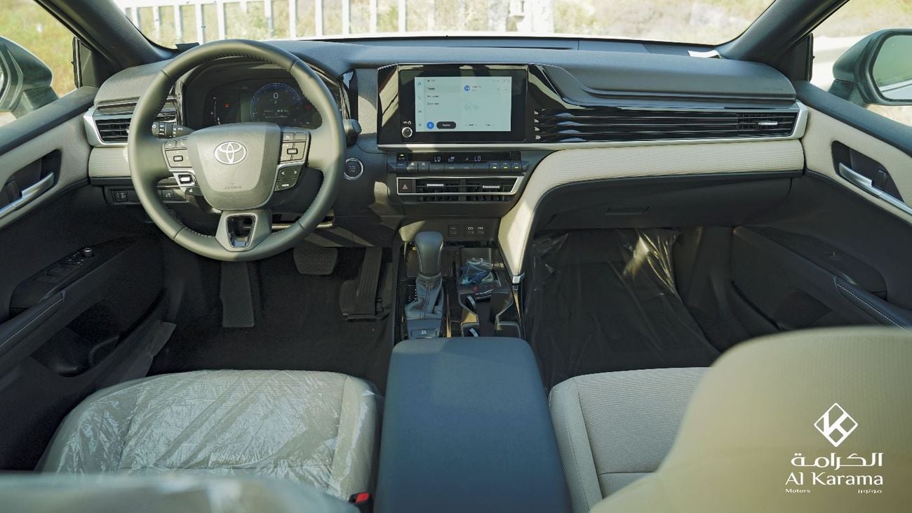 Toyota Camry LE 2.5L Gasoline  | Sun Roof | Power Seat | 17inch Alloy wheel | GCC Specs