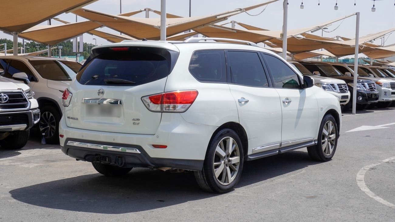 Nissan Pathfinder SV