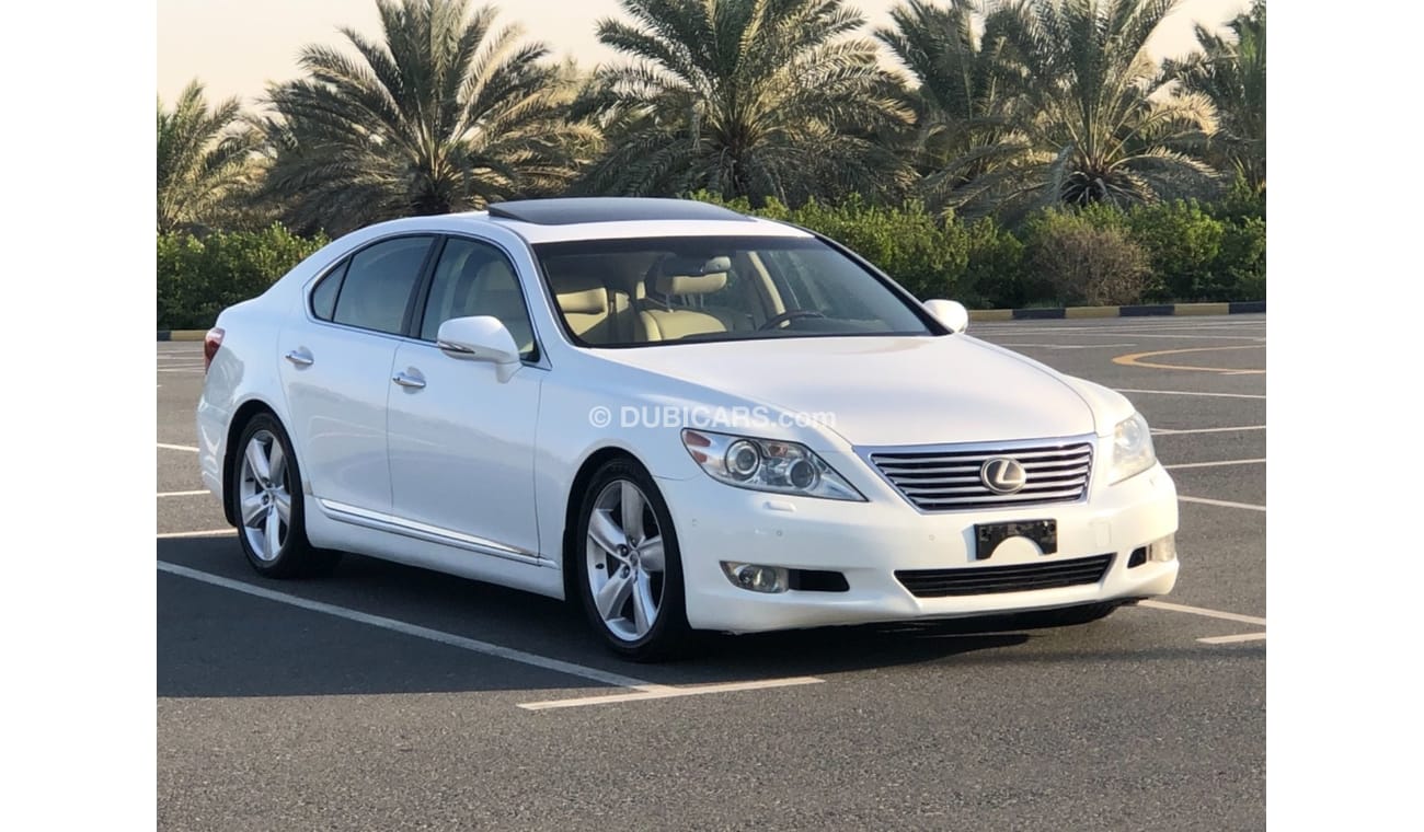 لكزس LS 460 لكزس Ls460 موديل 2012 خليجي حاله ممتازه من الداخل والخارج كراسي جلد ومثبت سرعه وتحكم كهربي كامل ونظا
