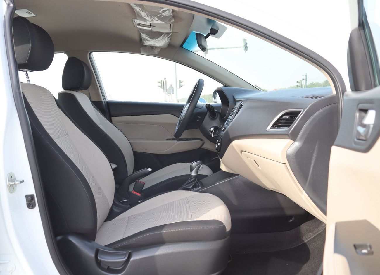 Hyundai Accent Base 1.6L (123 HP) Hyundai Accent, GCC car, in excellent condition, accident-free, 1600 cc engine, p