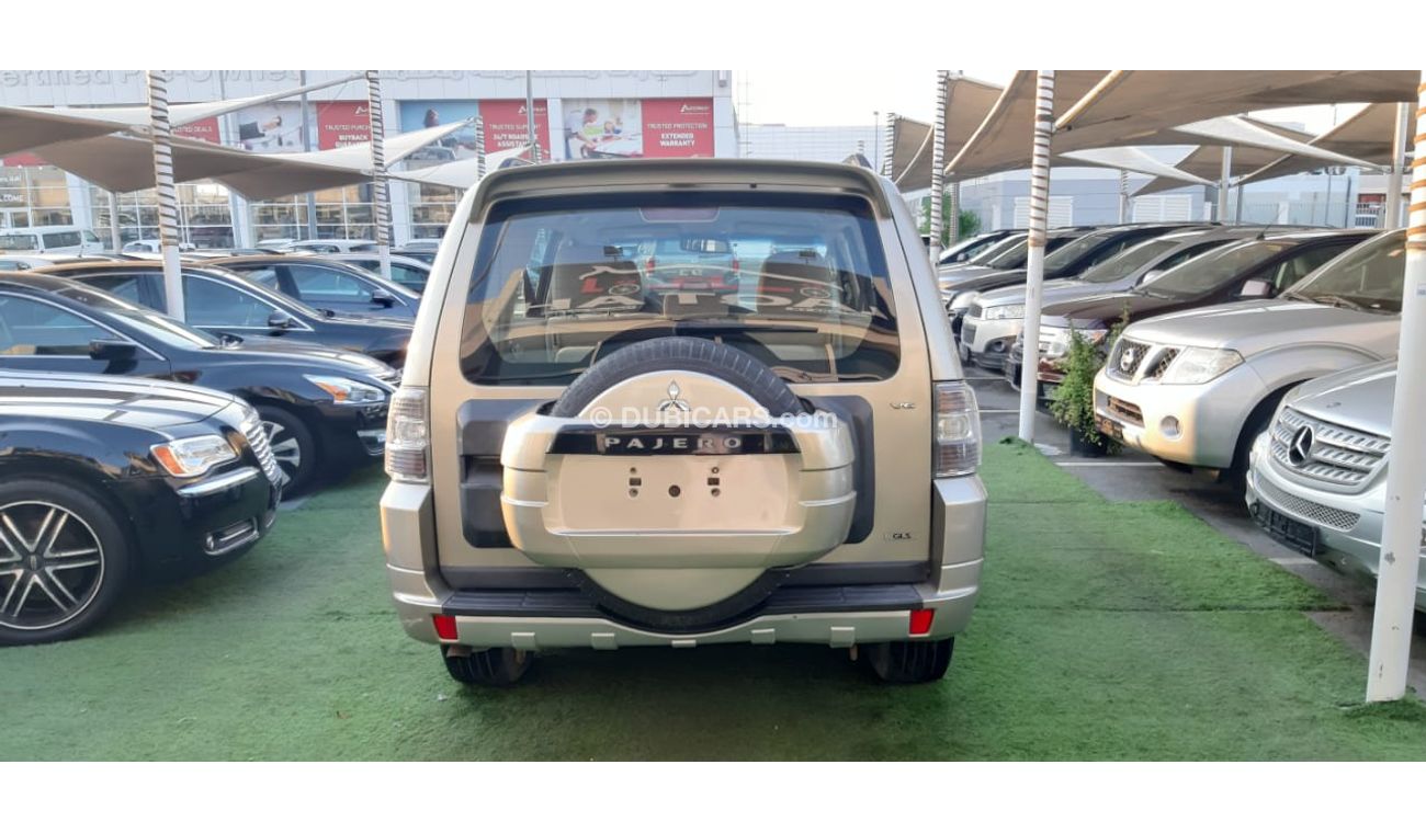 Mitsubishi Pajero Gulf Dye Agency No. 2, cruise control, rear camera, remote control, in excellent condition, you do n