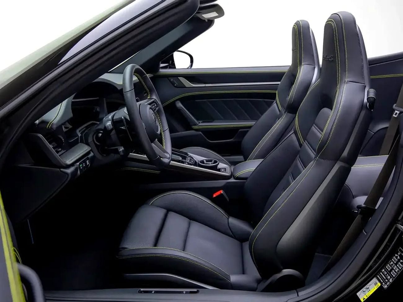 Porsche 911 TURBO S | Cabriolet | GCC | 701 HP | Dealer Warranty