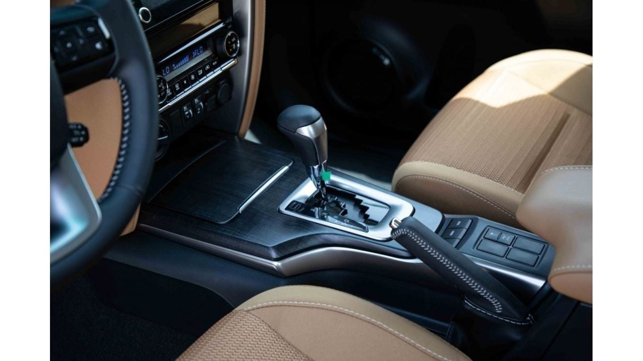 Toyota Fortuner 2023 Toyota Fortuner 4X4 2.8 18'I AL - Silver inside Chamois | Export Only