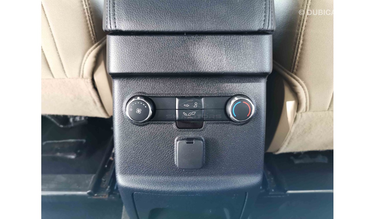 فورد إكسبلورر 3.5L Petrol, 18" Rims, Multi Drive Mode, Bluetooth, Fabric Seats, LED Headlights, CD-USB (LOT # 548)