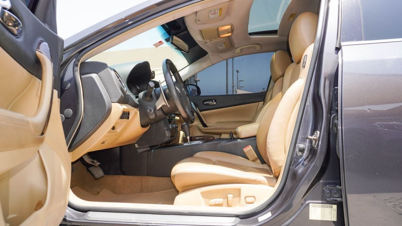 نيسان ماكسيما