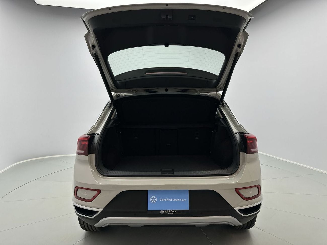 فولكس واجن T ROC STYLE T-Roc Style with Sunroof 1.4L |  Premium Interior | VW Certified | GCC Specs