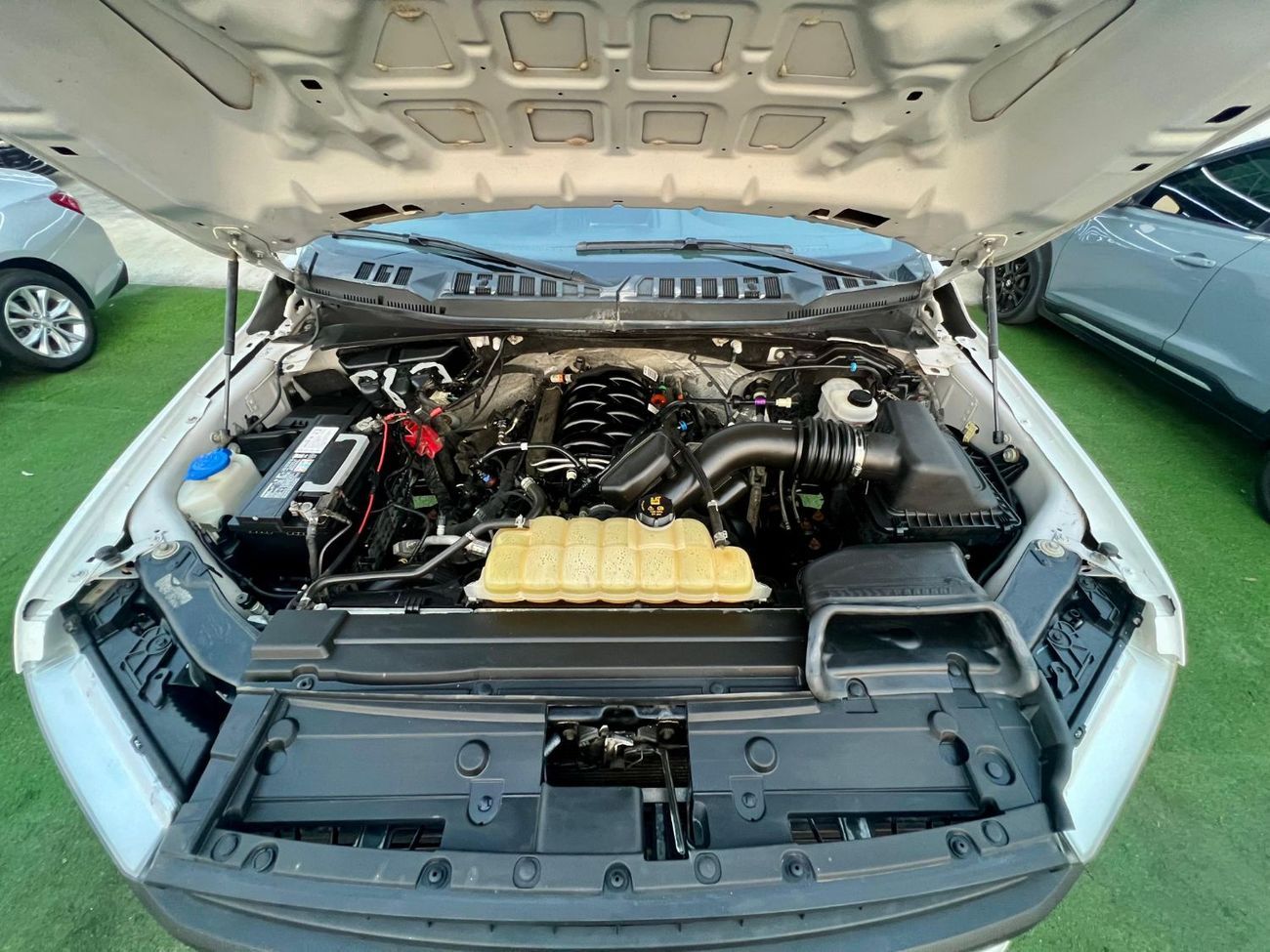 Ford F 150 FX4 Luxury 5.0L warranty one year bank financie available