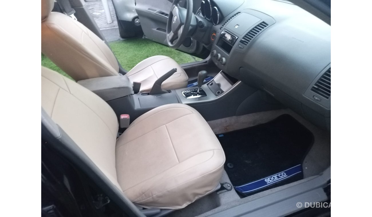 Nissan Altima Gulf model 2006 without accidents in excellent condition, you do not need any expenses