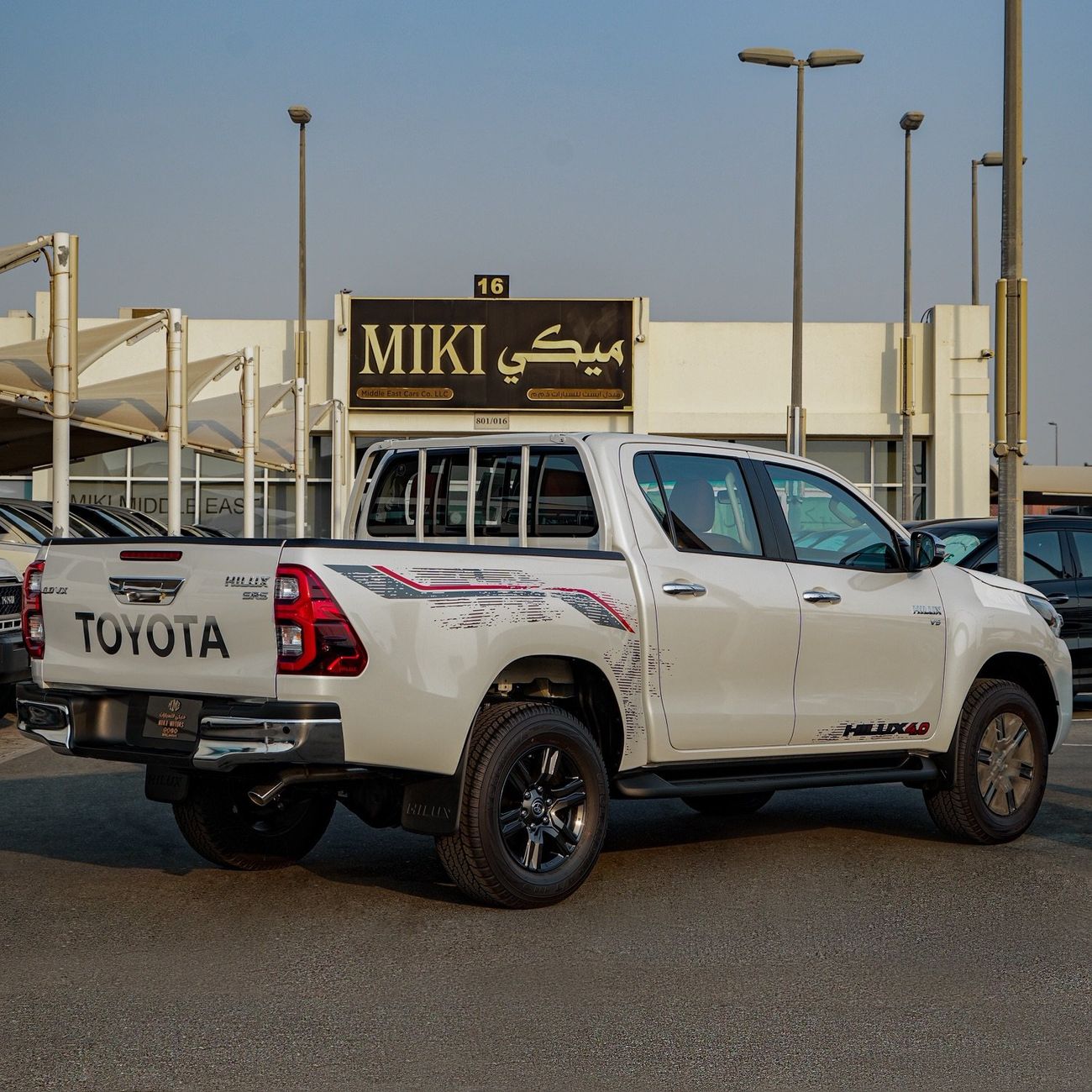 تويوتا هيلوكس 6 سلندر