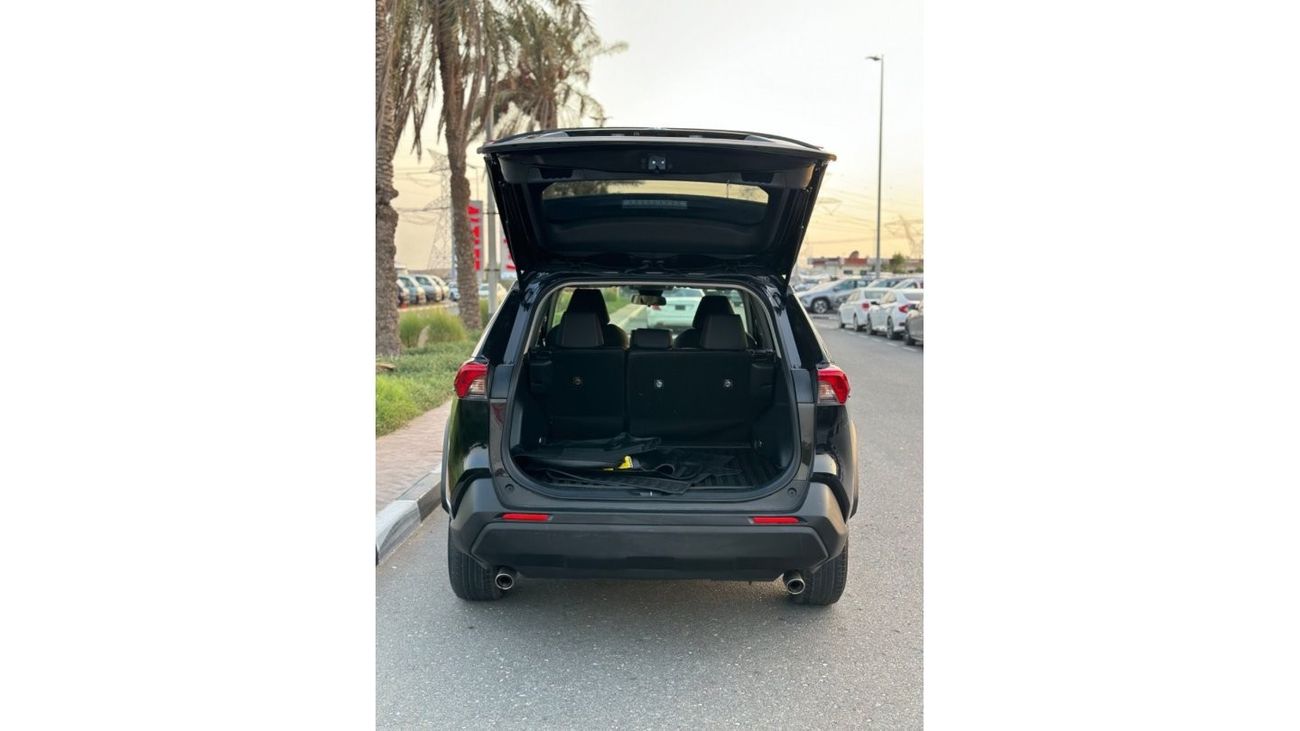 تويوتا راف ٤ LE