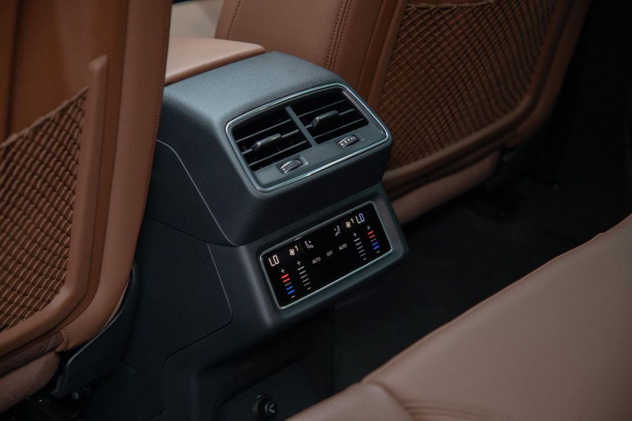 أودي إي ترون سبورتباك 50 Quattro S-Line